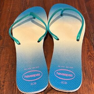 Havaianas Teal to Cream Ombre Flip Flops New - tags removed
